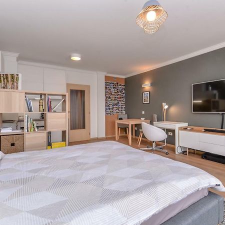 The Spot - Fully Equipped, Central, Modern Studio By Flat Mаnager Софія Екстер'єр фото